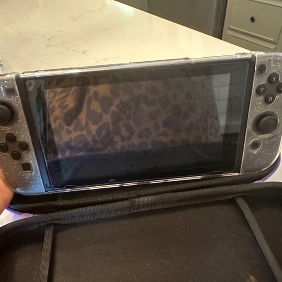 Nintendo switch - Picture 2 of 2